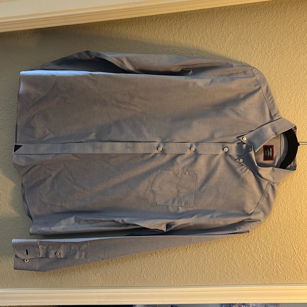 Untuckit-XL-Blue button down shirt